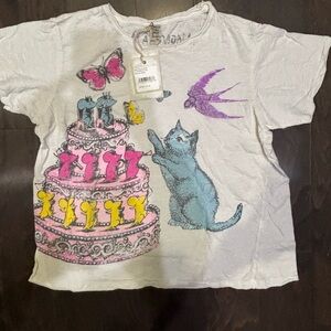 Magnolia Pearl White Tee with Pink and Blue Cat DesignPristineCon, wtags